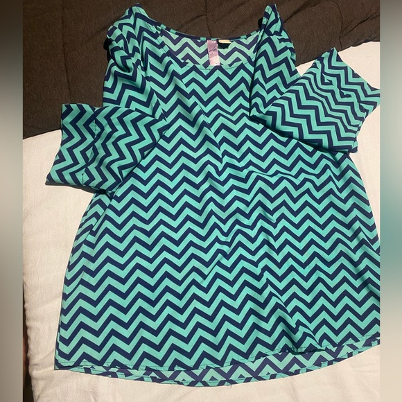 Zig zag small blouse - Picture 1 of 1